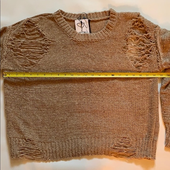 🌺Distressed Sweater Small/medium - Picture 5 of 7